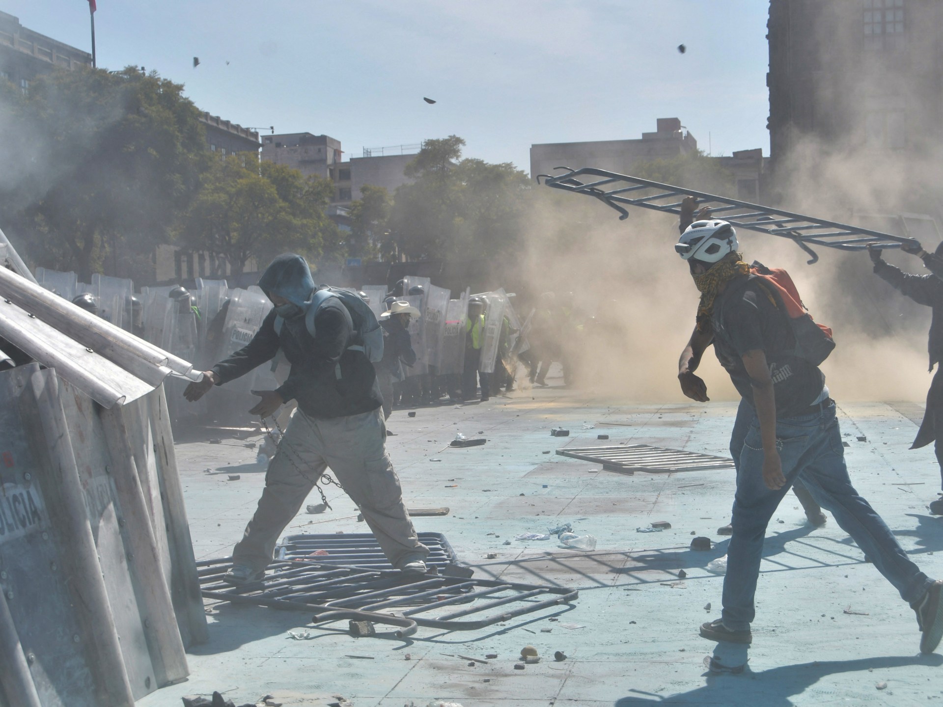 Protest in Mexico inspired by Gen Z movement draws older gov’t critics 