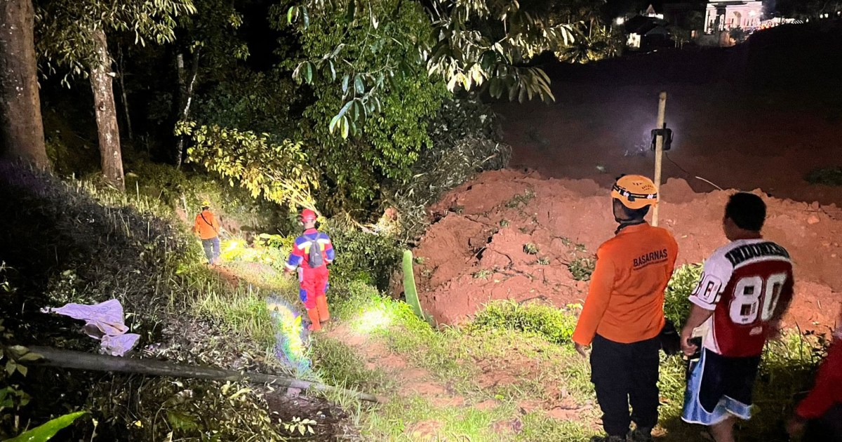 At least 2 dead, 21 missing in landslides in Indonesia’s Java island 