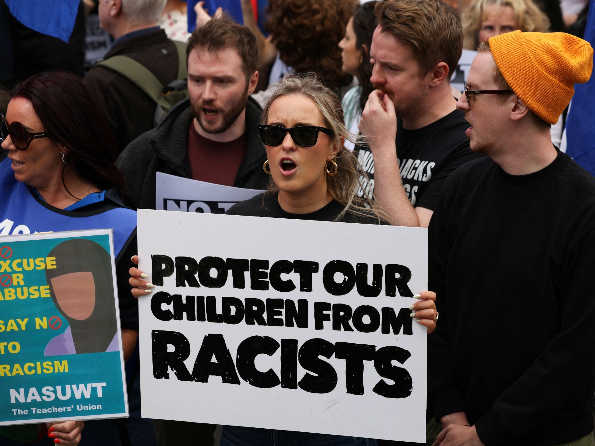 Mosques attacked, children racially abused as hard right rises in UK 