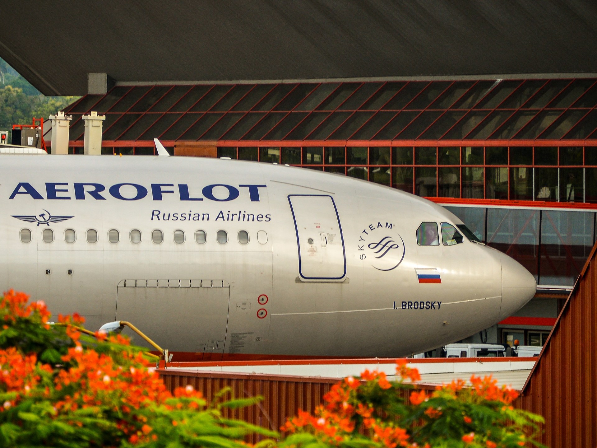 Russia to evacuate tourists from Cuba amid US-engineered fuel crisis 