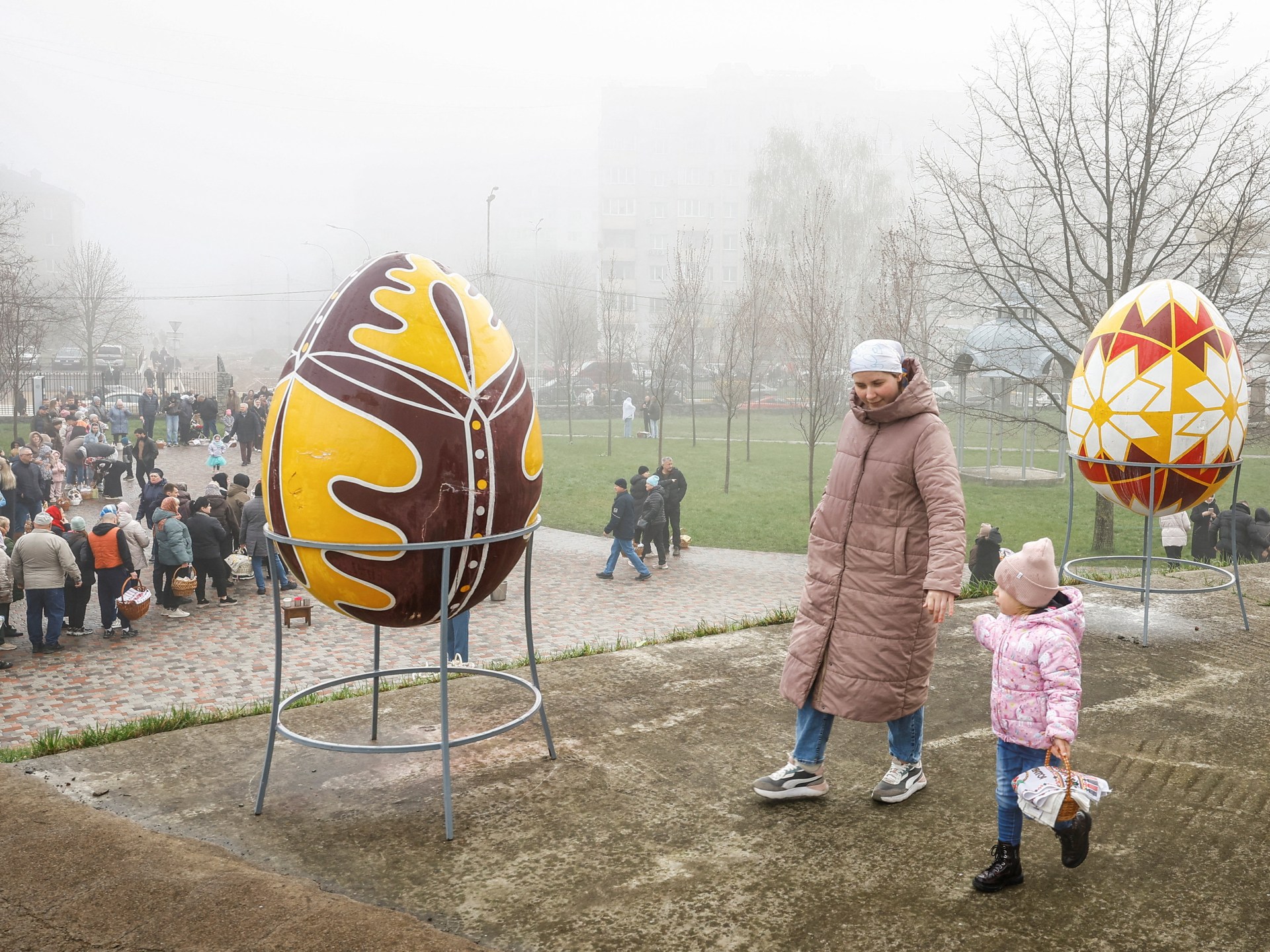 Ukraine and Russia accuse each other of breaching Easter ceasefire 